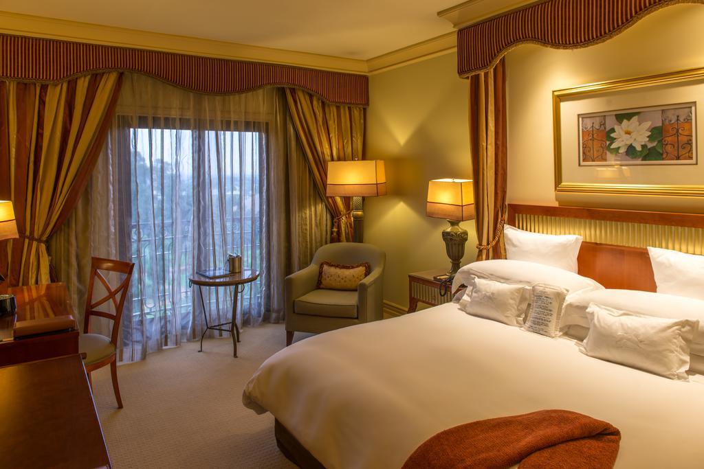 Peermont D'Oreale Grande At Emperors Palace Kempton Park Exterior foto